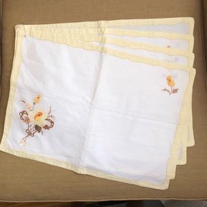4 Appliqué placemats